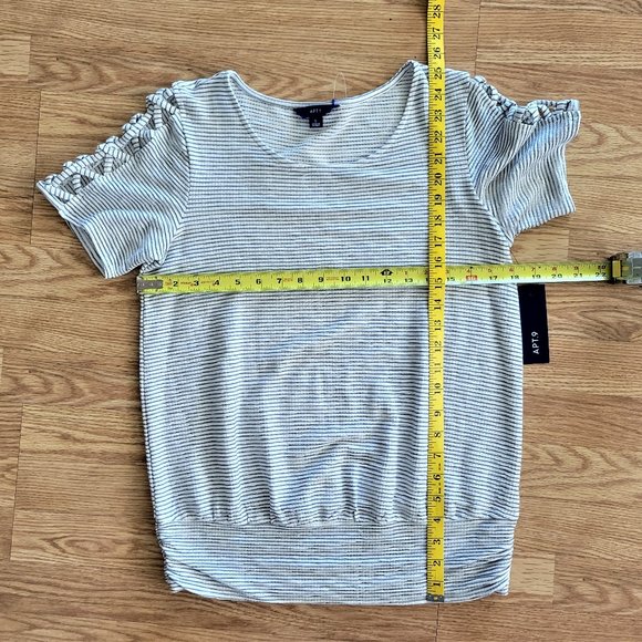 NWT Apt 9 Top Open Ladder Sleeves White Grey Stripe Size Small Necklace Included - Picture 9 of 14